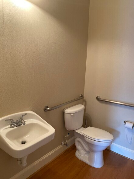 More Photos Of 13644 Breton Ridge St, Houston Medical For Sale