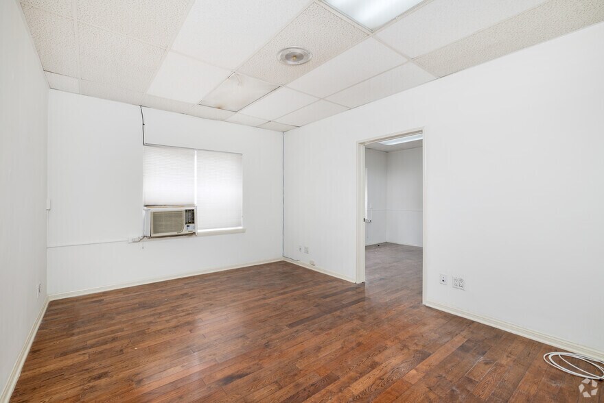 More Photos Of 8228 W Sunset Blvd, Los Angeles Office For Lease