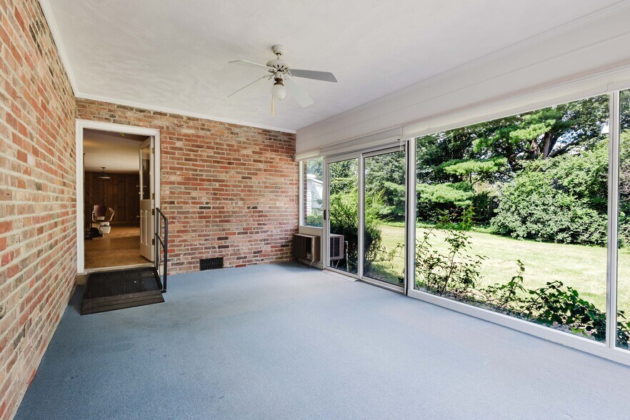 More Photos Of 3025 Breckenwood Dr, Lexington Multifamily For Sale