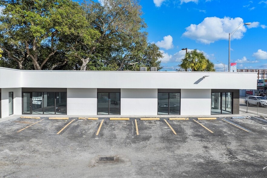 More Photos Of 159 NE 54th St, Miami Freestanding For Lease