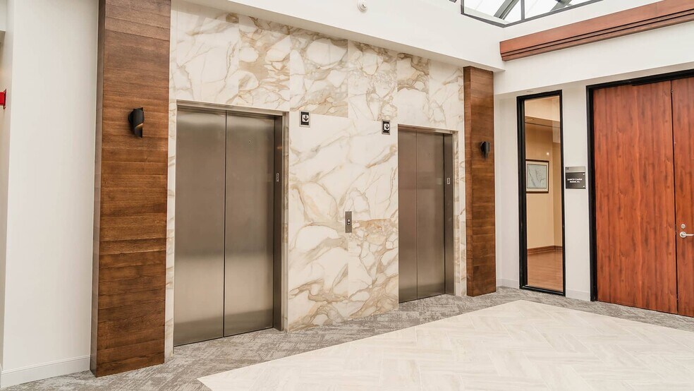 More Photos Of 6805 N Capital of Texas Hwy, Austin Office For Lease