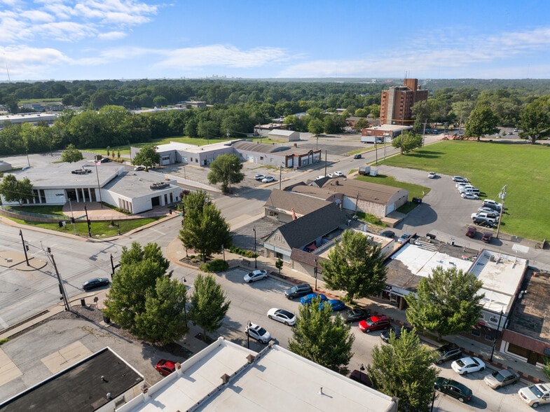 More Photos Of 10004 E 63rd St, Raytown General Retail For Sale