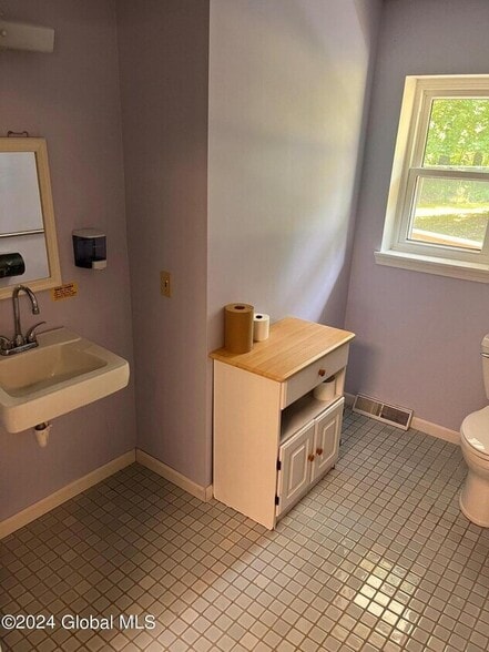 More Photos Of 1612 Crescent Rd, Clifton Park Schools For Sale