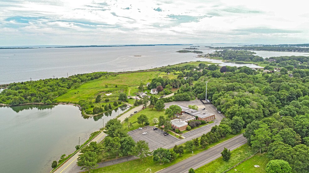 More Photos Of 107 Wilcox Rd, Stonington Loft Creative Space For Lease
