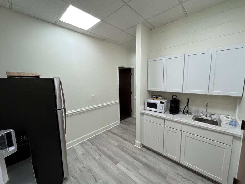 More Photos Of 4477 Legendary Dr, Destin Office Residential For Sale