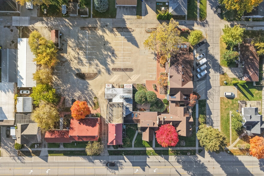 More Photos Of 1111 Washington St, Pella Hospitality For Sale