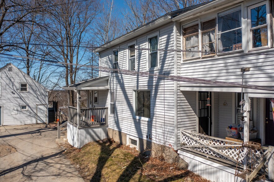 More Photos Of 2 Lyon St, Putnam Apartments For Sale