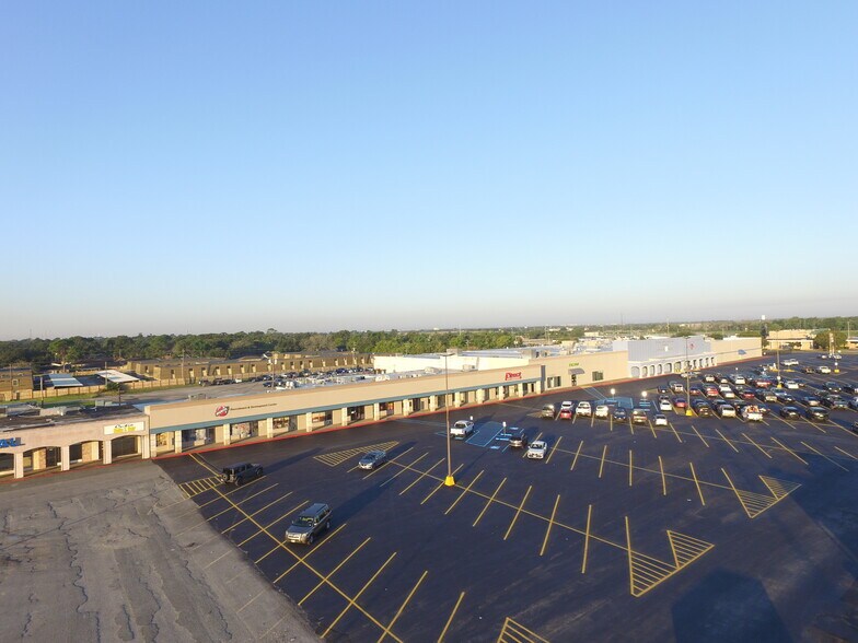 More Photos Of 3719-3931 N Twin City Hwy, Port Arthur Storefront Retail Office For Lease