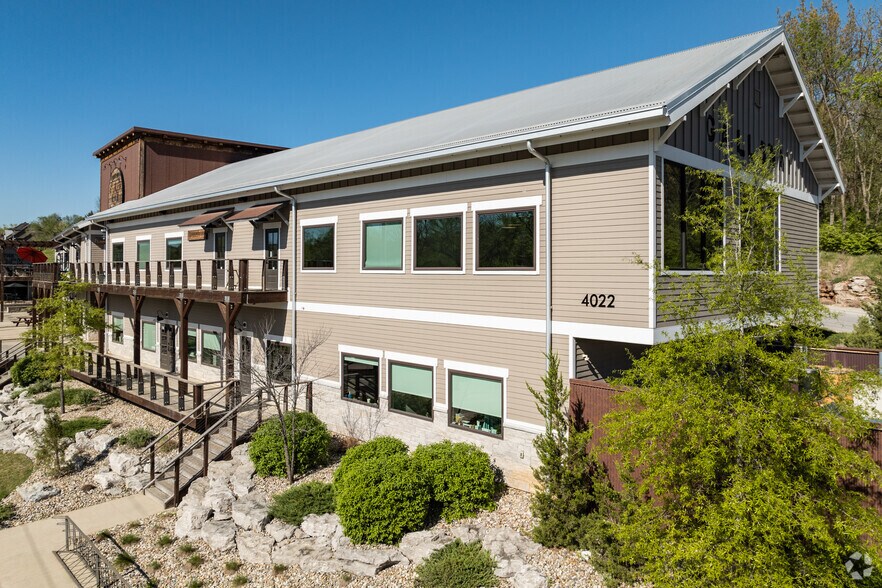 More Photos Of 4022 S Lone Pine Ave, Springfield Daycare Center For Lease