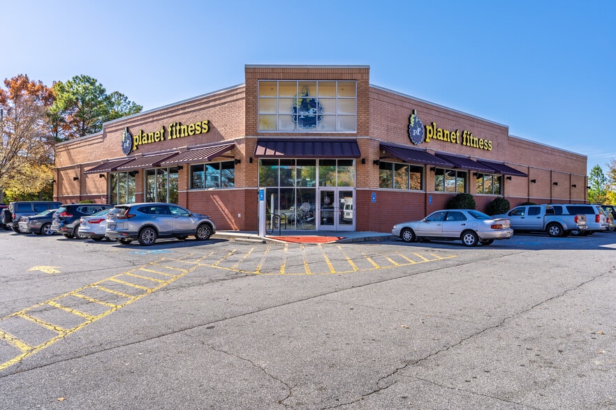 Primary Photo Of 10790 Alpharetta Hwy, Roswell Health Club For Sale