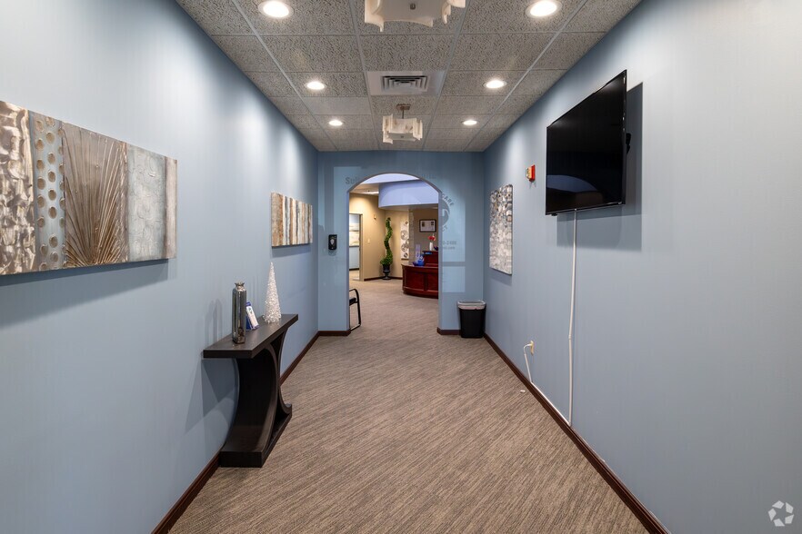 More Photos Of 7111 E 21st St, Wichita Medical For Sale