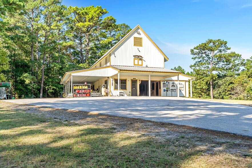 More Photos Of 43 Pool Rd, Richards Specialty For Sale