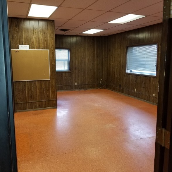 More Photos Of 38 Purple Sage Rd, Rock Springs Industrial For Lease