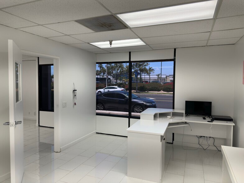 More Photos Of 1830 Lockwood St, Oxnard Warehouse For Lease