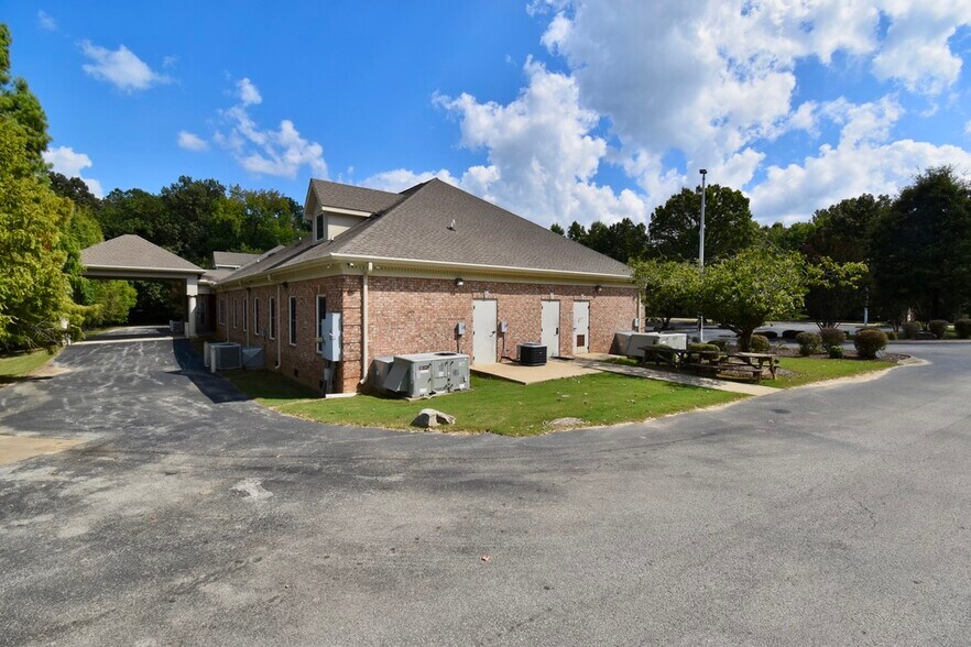 More Photos Of 209 Oil Well Rd, Jackson Healthcare For Lease