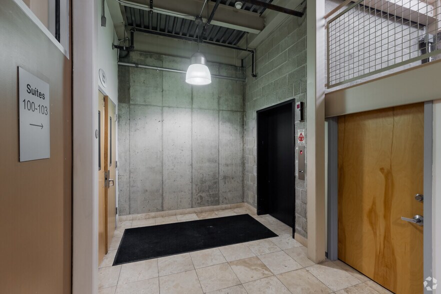 More Photos Of 201 S Highland Ave, Pittsburgh Office For Lease