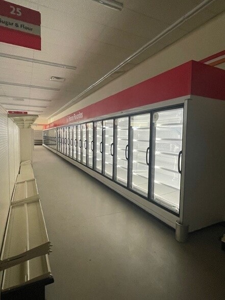 More Photos Of 102 SD-47, Reliance General Retail For Lease