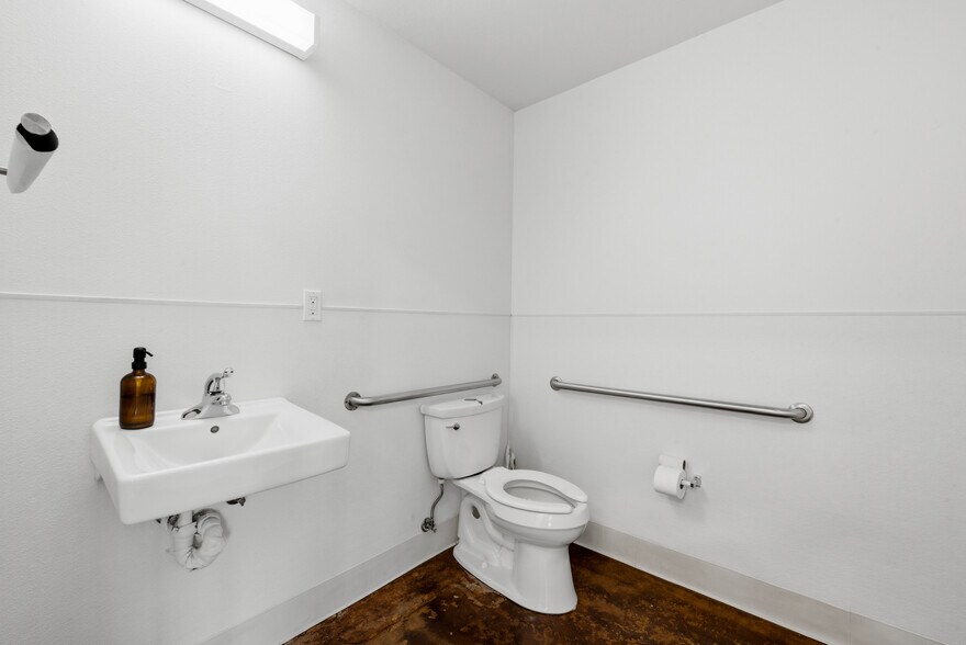More Photos Of 1435 Technology Ln, Petaluma Research And Development For Sale