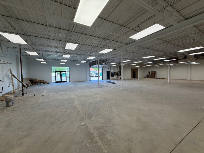 More Photos Of 1385-1387 Goodale Blvd, Columbus Warehouse For Lease