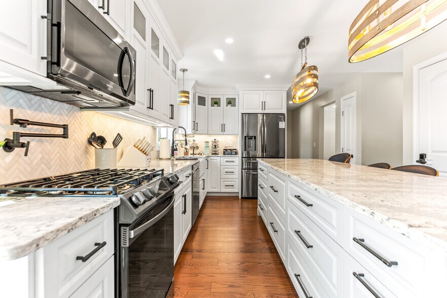 More Photos Of 83 King Rd, Chichester Apartments For Sale