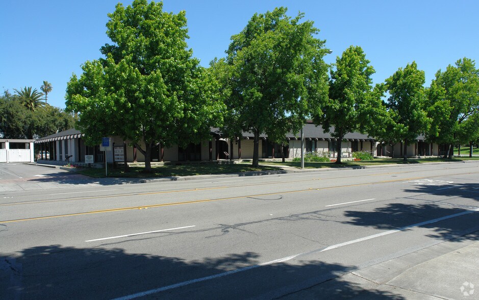 More Photos Of 860 E Remington Dr, Sunnyvale Medical For Lease