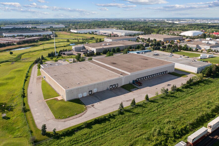 More Photos Of 156 Parkshore Dr, Brampton Warehouse For Lease