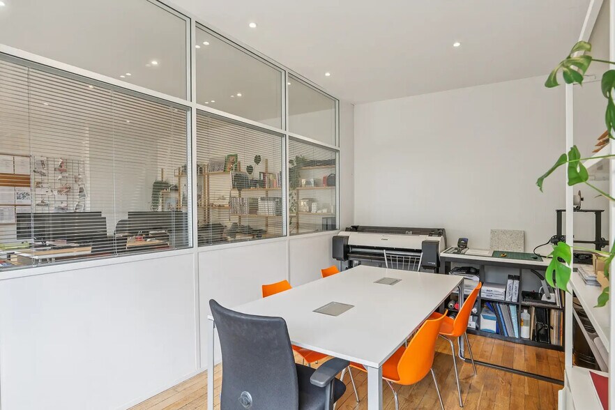 More Photos Of 20 Rue Marx Dormoy, Paris Office For Sale