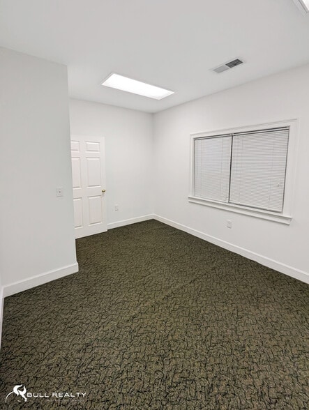 More Photos Of 1005 Weatherstone Pky, Woodstock Office For Sale