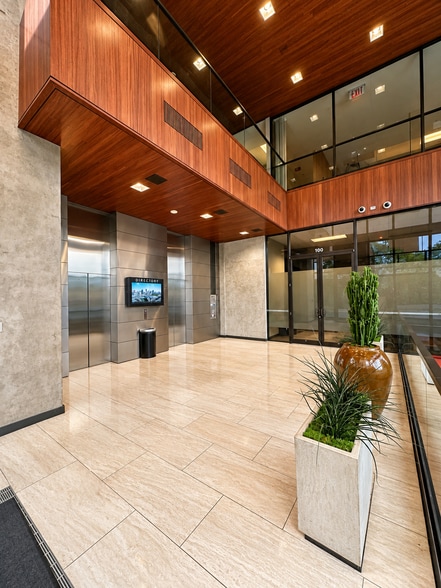 More Photos Of 425 Soledad St, San Antonio Loft Creative Space For Sale