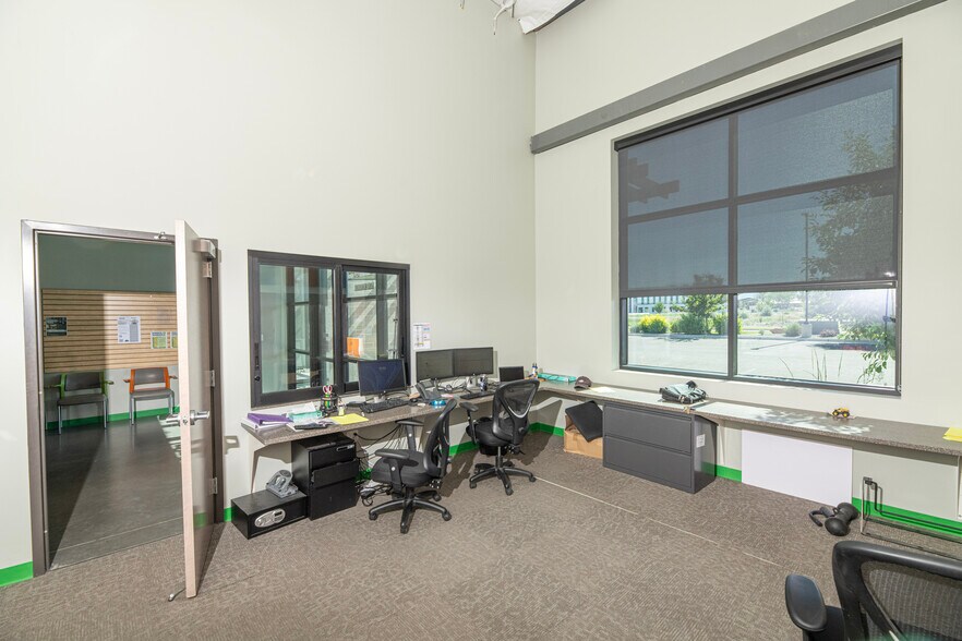 More Photos Of 1309 Mayfly Dr, Montrose Industrial For Lease