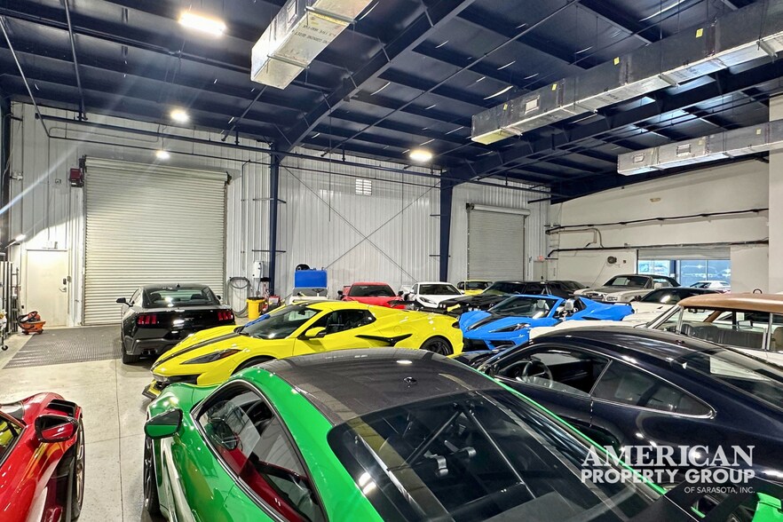 More Photos Of 2011 Whitfield Park Loop, Sarasota Showroom For Sale