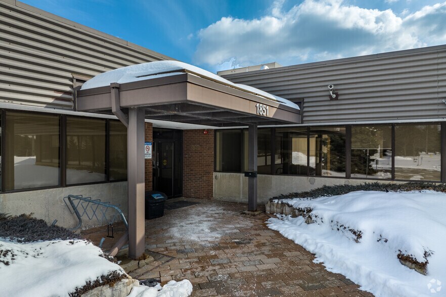More Photos Of 1851 Sandstone Mnr, Pickering Office For Lease