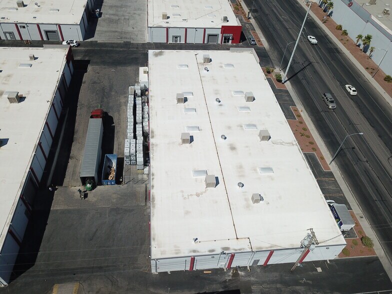 More Photos Of 5979 Valley View Blvd, Las Vegas Warehouse For Lease