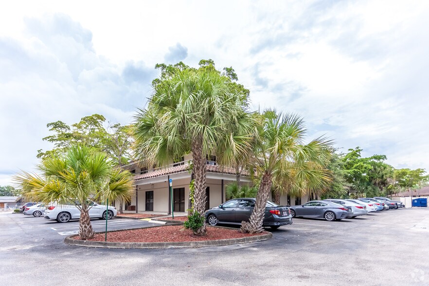 More Photos Of 7480 Fairway Dr, Miami Lakes Medical For Lease