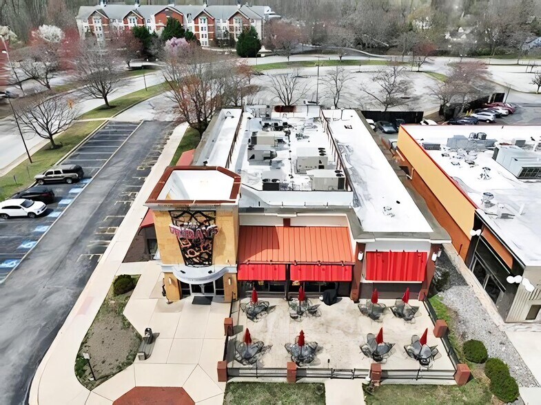 More Photos Of 301 Rocky Run Pky, Wilmington Restaurant For Lease