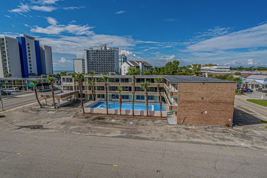 More Photos Of 1900 S Ocean Blvd, Myrtle Beach Hotel For Sale