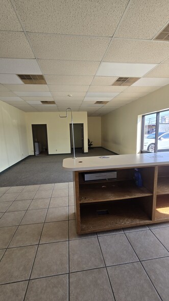 More Photos Of 210 S Maple St, Lebanon Warehouse For Lease