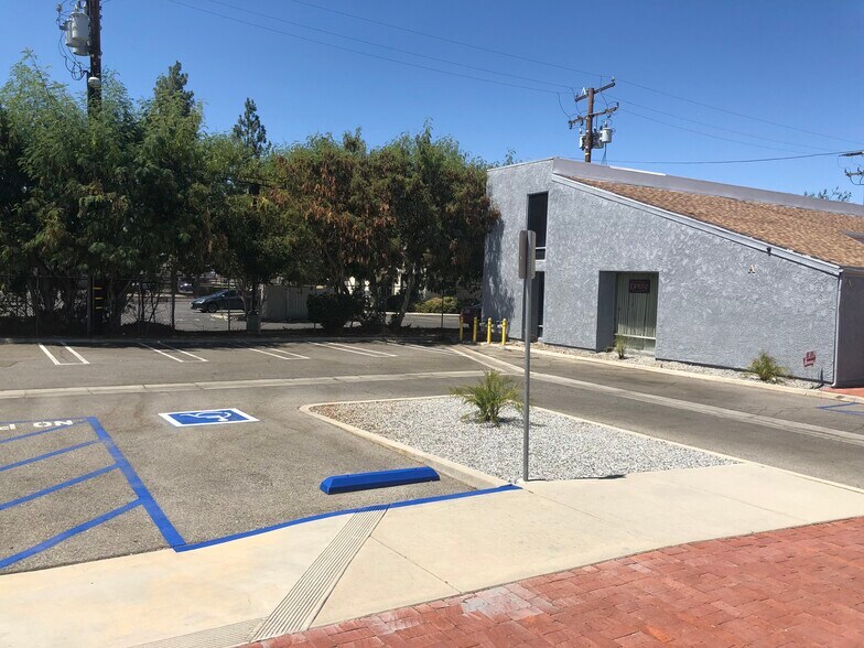 More Photos Of 1779 E Florida Ave, Hemet Office For Lease