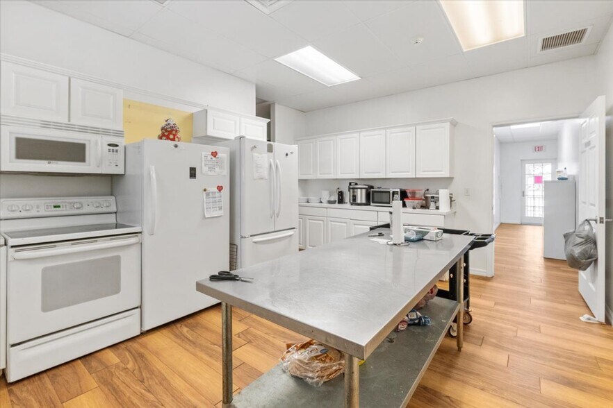 More Photos Of 180 Basilan Crescent, Clewiston Daycare Center For Sale