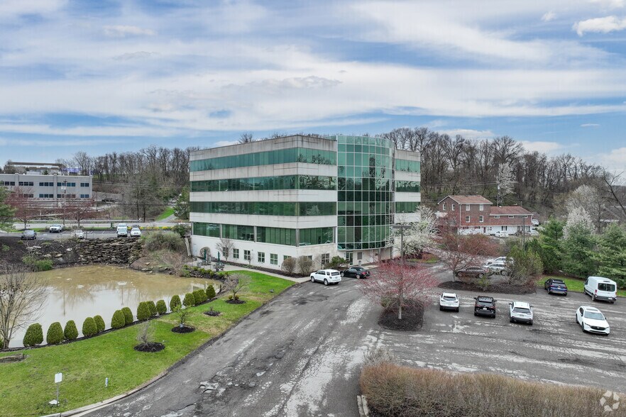 More Photos Of 2100 Corporate Dr, Wexford Office For Lease