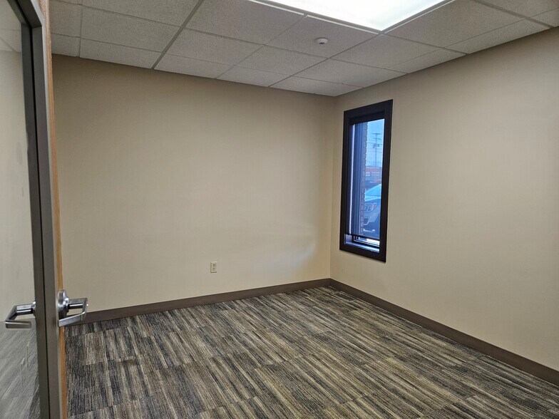 More Photos Of 5444 State St, Saginaw Office For Lease