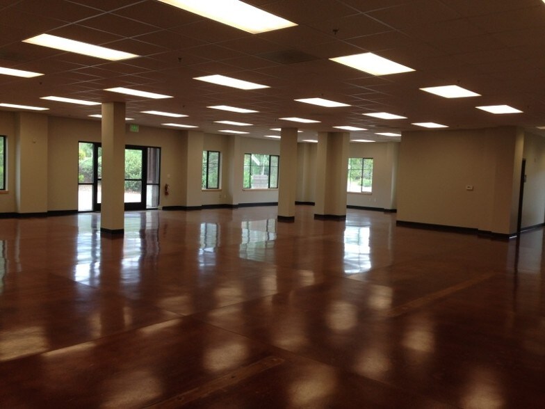 More Photos Of 11025 Pioneer Trl, Truckee Office For Lease
