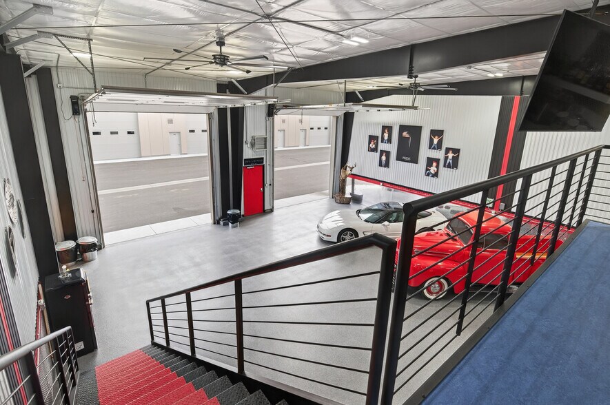 More Photos Of 663 Valerie Ave, Hudson Specialty For Sale