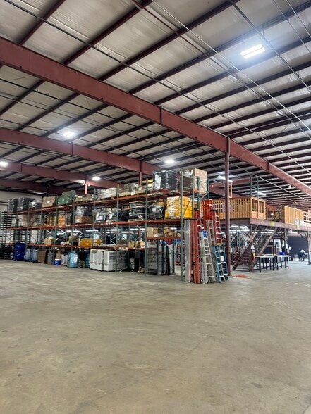 More Photos Of 190 Westridge Industrial Blvd, McDonough Distribution For Lease