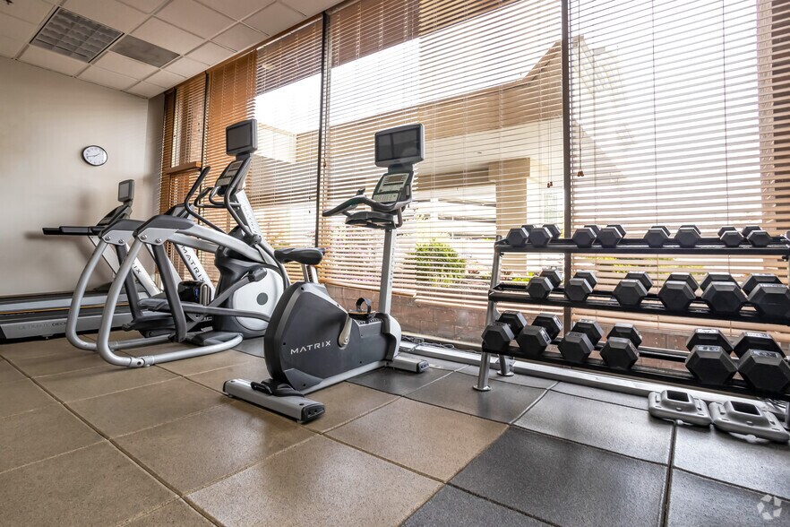 More Photos Of 2-8 Hawley St, Binghamton Hotel For Lease