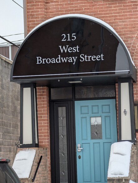 Primary Photo Of 215 W Broadway St, Mount Pleasant Office For Lease