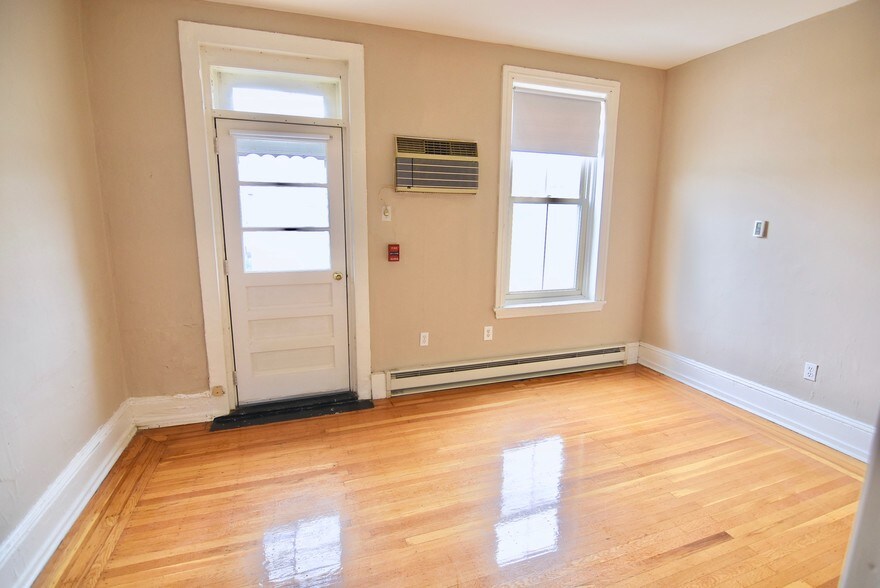 More Photos Of 319 S 12th St, Philadelphia Apartments For Sale