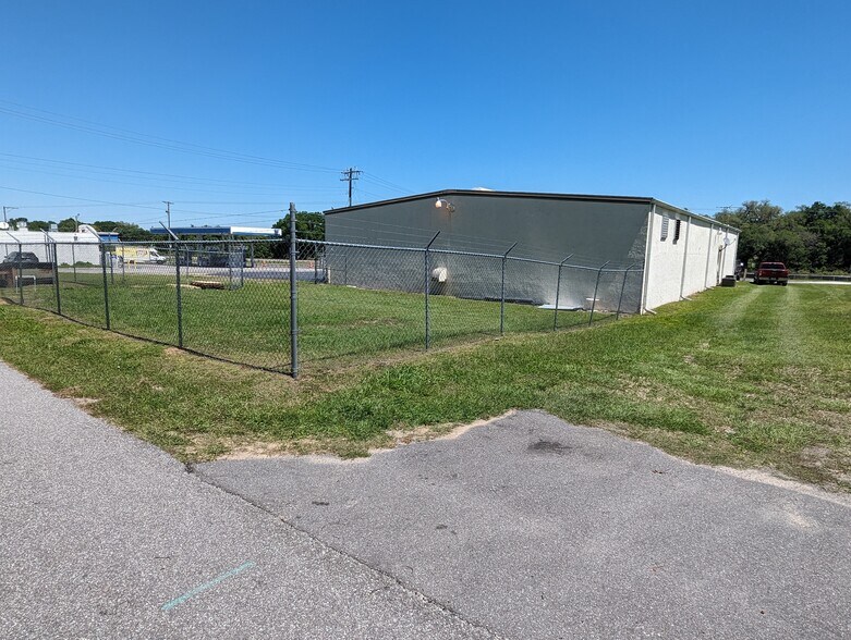 More Photos Of 14051 US Highway 98 Byp, Dade City Manufacturing For Sale