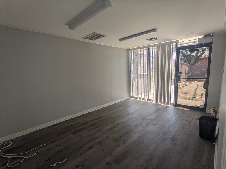 More Photos Of 1631 Maria St, Burbank Warehouse For Lease