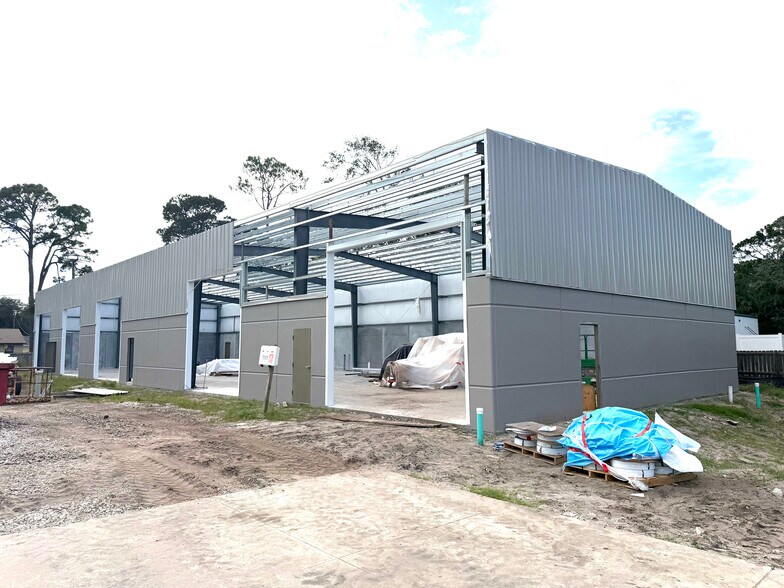 Primary Photo Of 2720 Hibiscus Dr, Edgewater Warehouse For Lease